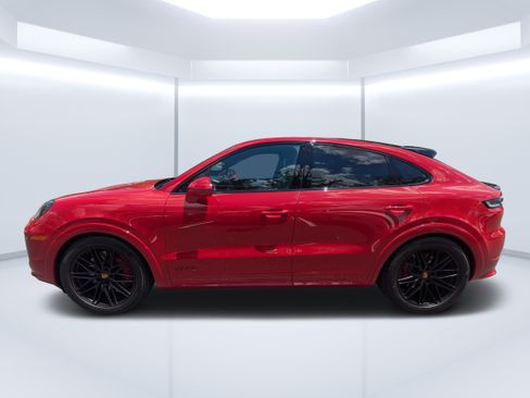 Used 2025 Porsche Cayenne GTS AWD/4WD image 6