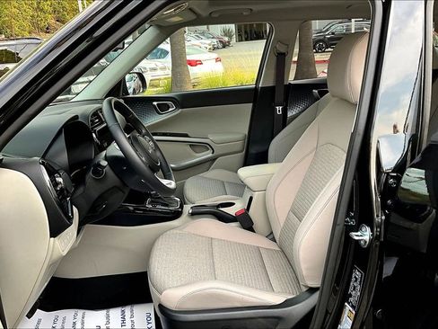 Certified 2025 Kia Soul EX FWD image 14