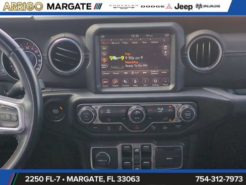 Used 2022 Jeep Gladiator Overland w/ Popular Equipment Package AWD/4WD image 19