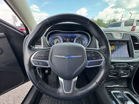 Used 2020 Chrysler 300 Touring L w/ Quick Order Package 22F AWD/4WD image 21