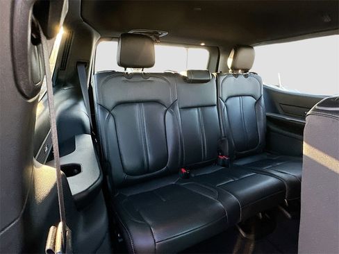 Used 2023 Jeep Wagoneer 4WD image 28