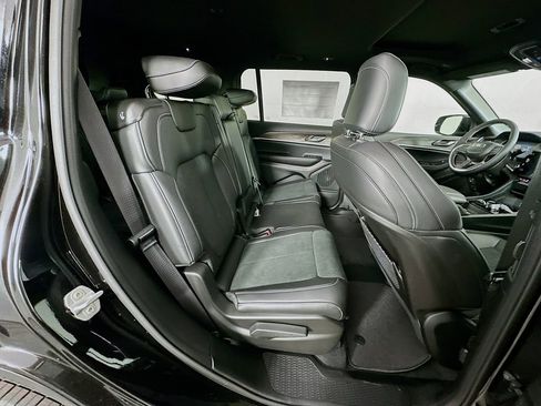 New 2026 Jeep Grand Cherokee L 4WD image 36
