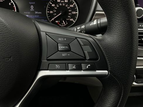 Used 2025 Nissan Altima 2.5 SV image 33