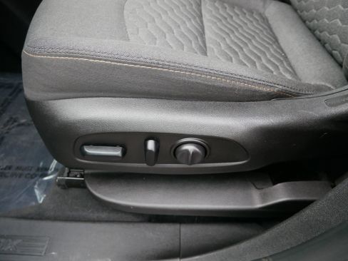 Used 2018 Chevrolet Equinox LT image 20