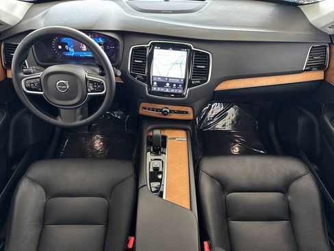 Certified 2023 Volvo XC90 T8 Plus AWD/4WD image 12