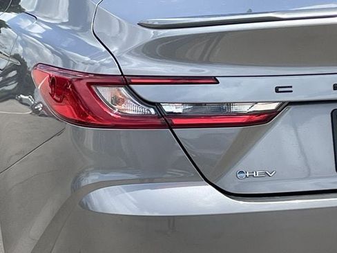 Used 2025 Toyota Camry SE FWD image 6