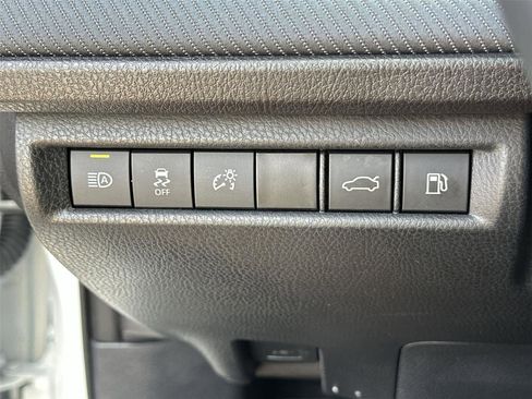 Used 2025 Toyota Camry SE w/ Convenience Package AWD/4WD image 39