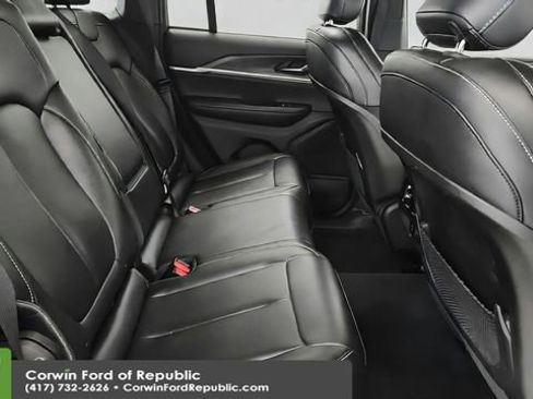 Used 2024 Jeep Grand Cherokee Limited AWD/4WD image 25