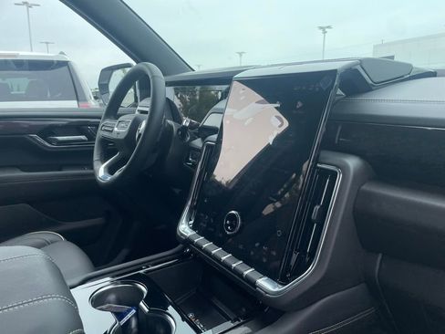 New 2026 GMC Yukon Elevation AWD/4WD image 30
