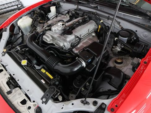 Used 2002 MAZDA MX-5 Miata RWD image 33