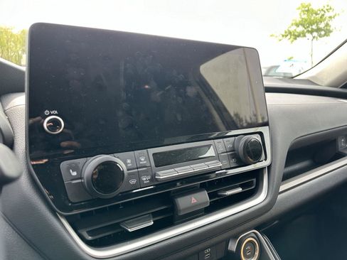 Used 2025 Toyota Grand Highlander FWD image 12