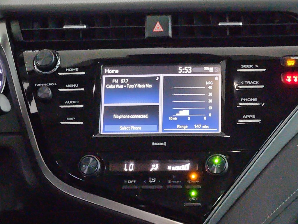 Used 2020 Toyota Camry SE FWD image 14