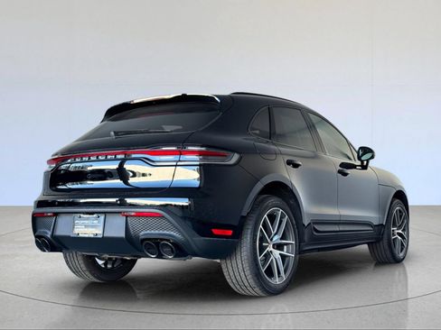 Certified 2026 Porsche Macan AWD/4WD image 8