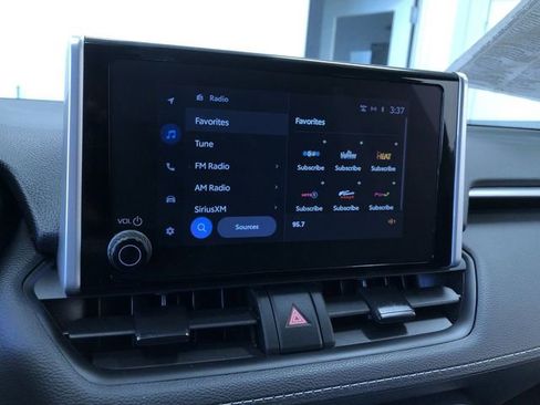 Certified 2025 Toyota RAV4 XLE AWD/4WD image 28
