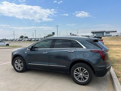 Used 2021 Cadillac XT5 Premium Luxury w/ LPO, Floor Liner Package FWD image 3