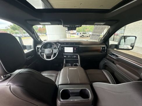 Used 2025 GMC Sierra 3500 Denali w/ Denali Reserve Package AWD/4WD image 21