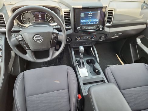 Used 2023 Nissan Frontier SV w/ Tow Package AWD/4WD image 9