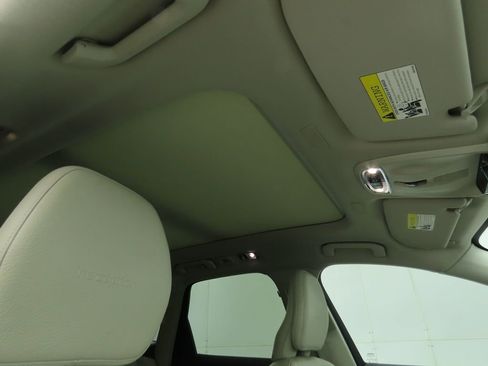 Used 2019 Volvo XC60 T5 Inscription w/ Protection Package Premier image 18