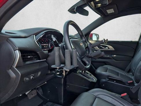 Used 2022 Chevrolet Traverse LT FWD image 10