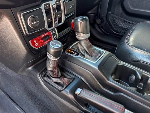 Used 2022 Jeep Gladiator Rubicon w/ LED Lighting Group AWD/4WD image 24