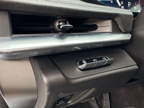 Used 2023 Chevrolet Corvette Stingray w/ Z51 Performance Package image 6