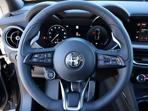 New 2025 Alfa Romeo Stelvio Sprint AWD/4WD image 31