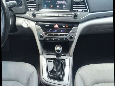 Used 2017 Hyundai Elantra SE w/ SE A/T Tech Package 03 image 12