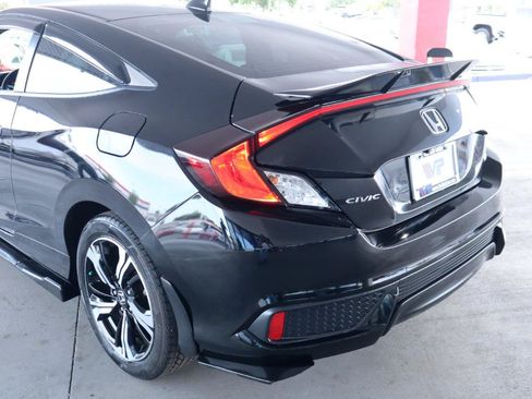 Used 2016 Honda Civic Touring image 9