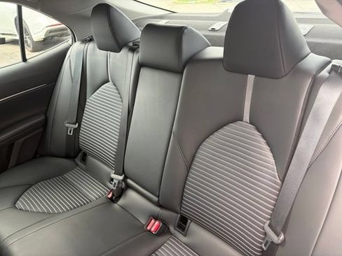 Used 2024 Toyota Camry SE FWD image 27