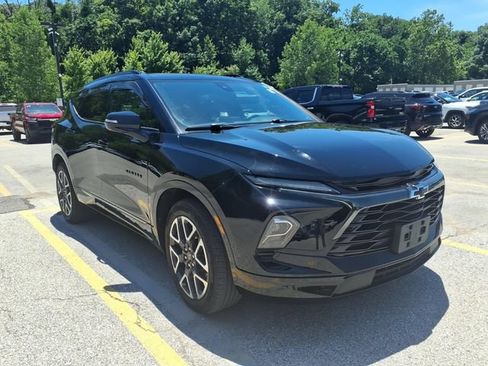 Used 2023 Chevrolet Blazer RS w/ Enhanced Convenience Package AWD/4WD image 4