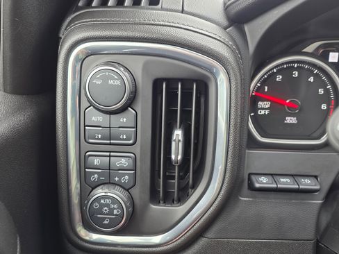 Used 2020 Chevrolet Silverado 1500 High Country w/ Technology Package AWD/4WD image 24