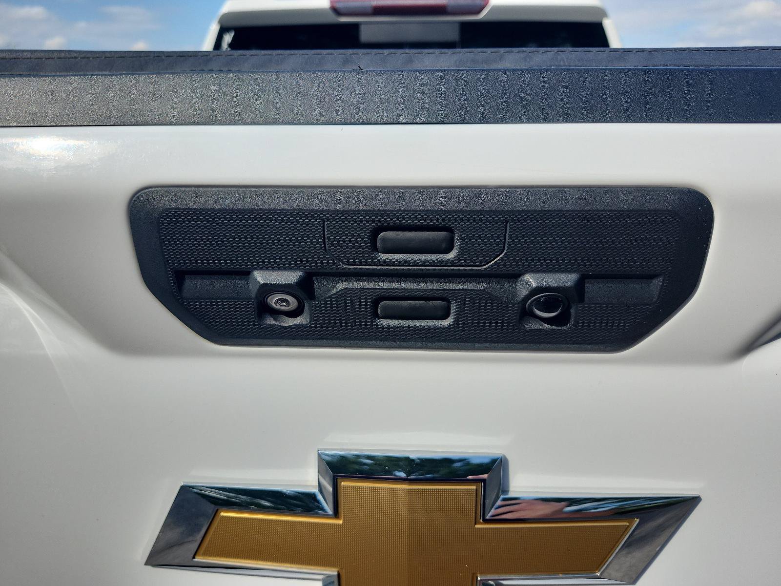Used 2022 Chevrolet Silverado 1500 LTZ w/ LTZ Premium Package AWD/4WD image 12