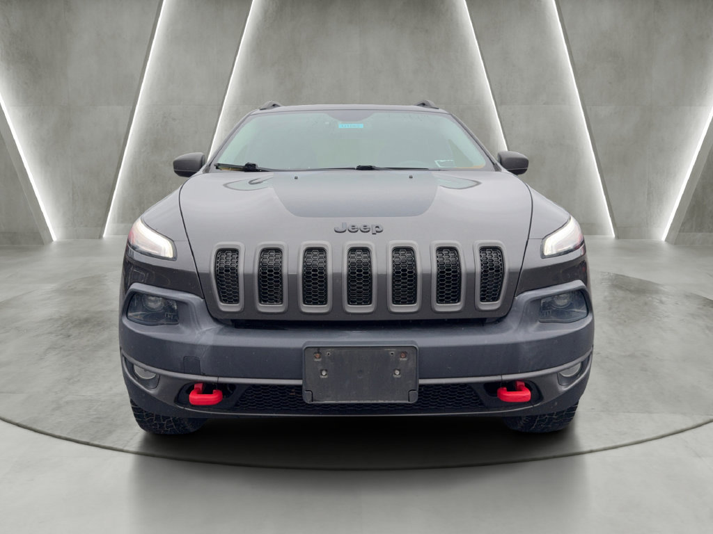 Used 2015 Jeep Cherokee Trailhawk w/ Cold Weather Group AWD/4WD image 2