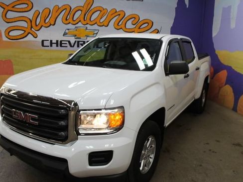 Used 2015 GMC Canyon 2WD Crew Cab w/ Convenience Package image 4