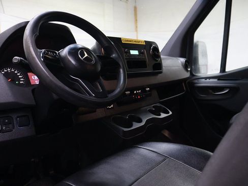 Used 2019 Mercedes-Benz Sprinter 144 image 16