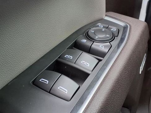 New 2026 GMC Sierra 1500 SLT image 16