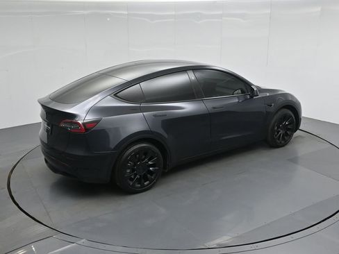 Used 2024 Tesla Model Y Long Range image 36
