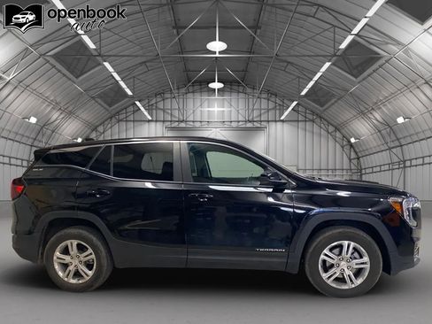 Used 2024 GMC Terrain SLE image 4