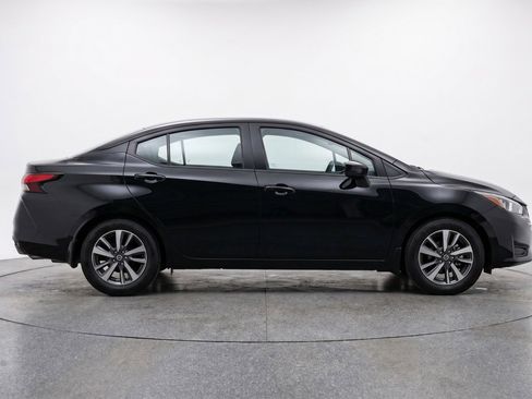 Used 2025 Nissan Versa SV FWD image 11