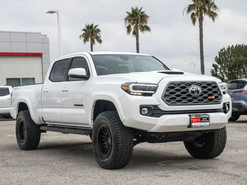 Used 2023 Toyota Tacoma TRD Sport RWD image 3