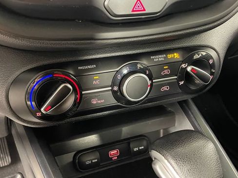 Used 2022 Kia Soul LX FWD image 8