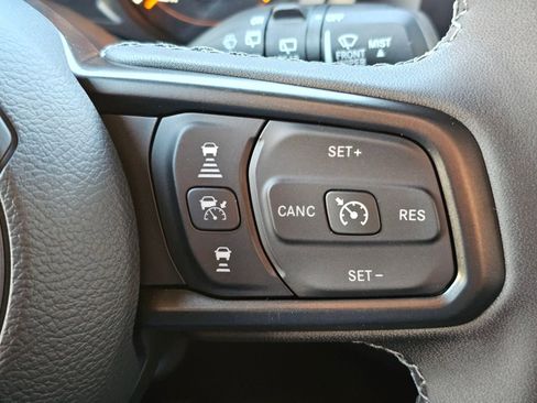 New 2026 Jeep Wrangler Unlimited Rubicon w/ Technology Group image 19