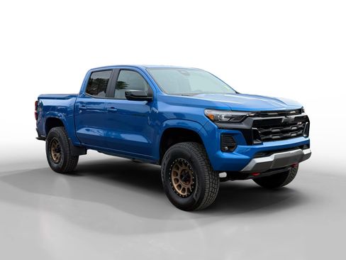 Used 2023 Chevrolet Colorado Z71 w/ Z71 Convenience Package 2 image 7