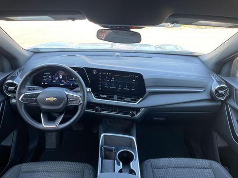 Used 2025 Chevrolet Equinox LT image 33