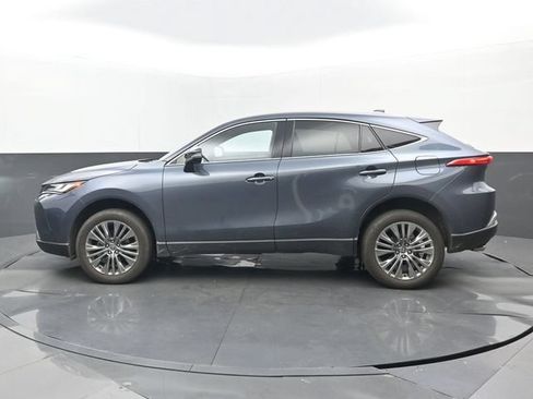 Used 2024 Toyota Venza XLE AWD/4WD image 7