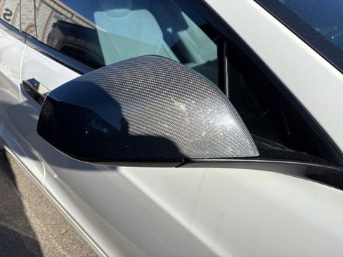 Used 2021 Tesla Model S Plaid image 11