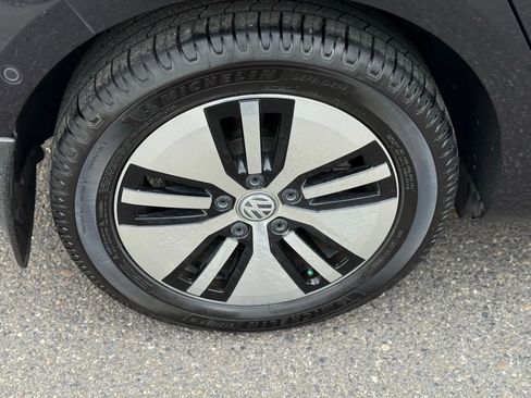 Used 2016 Volkswagen e-Golf SEL Premium w/ Driver Assistance Package image 26