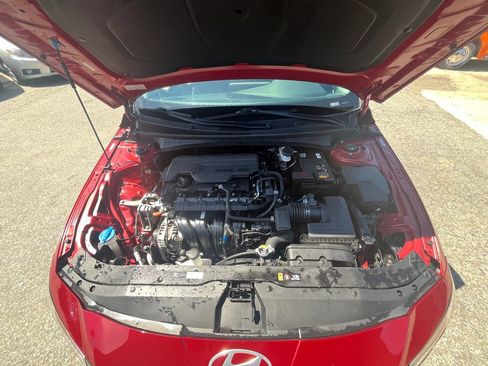 Used 2024 Hyundai Elantra Limited FWD image 12