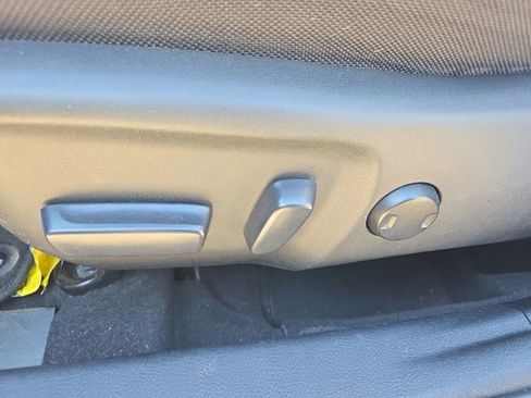 Used 2016 Toyota Camry LE image 20