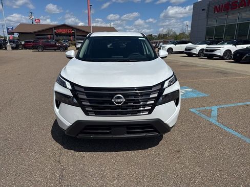 New 2026 Nissan Rogue SV AWD/4WD image 2